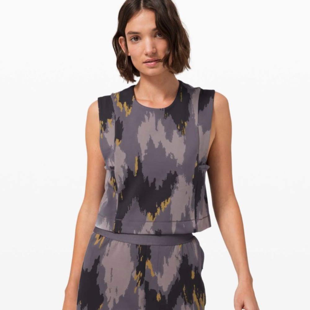 lululemon athletica Grey Abstract Print Cropped Tank with Gold Accents
